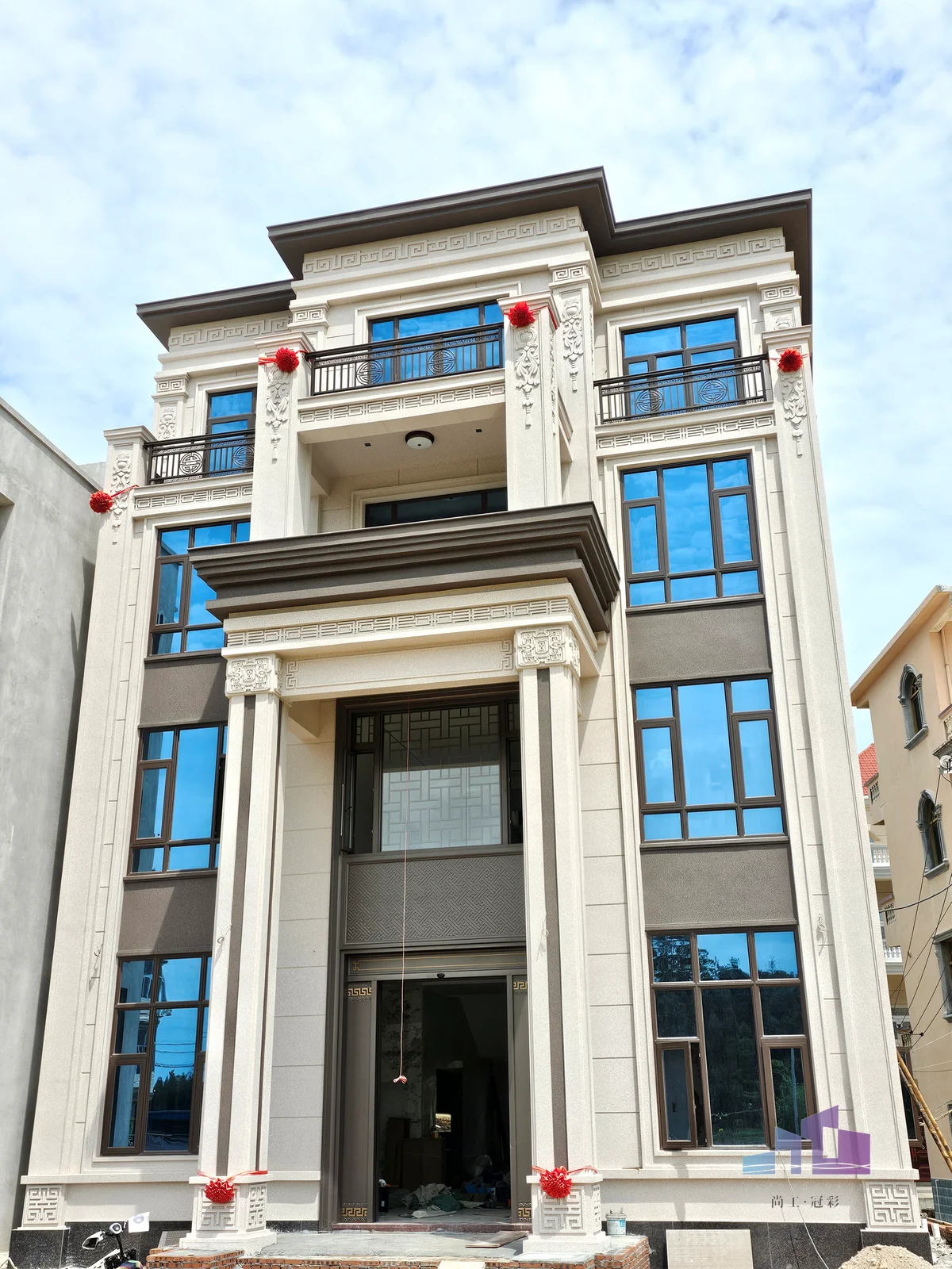 莆田高端别墅欧式门头罗马柱仿石漆工艺细节